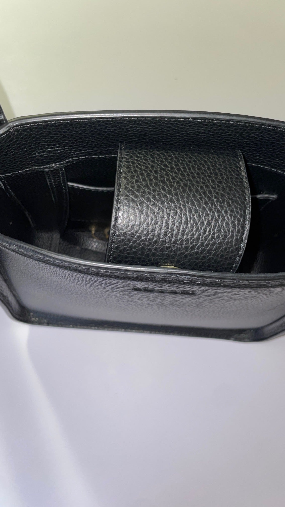 Borsa Carry Small in pelle di vitello Martellata Nero