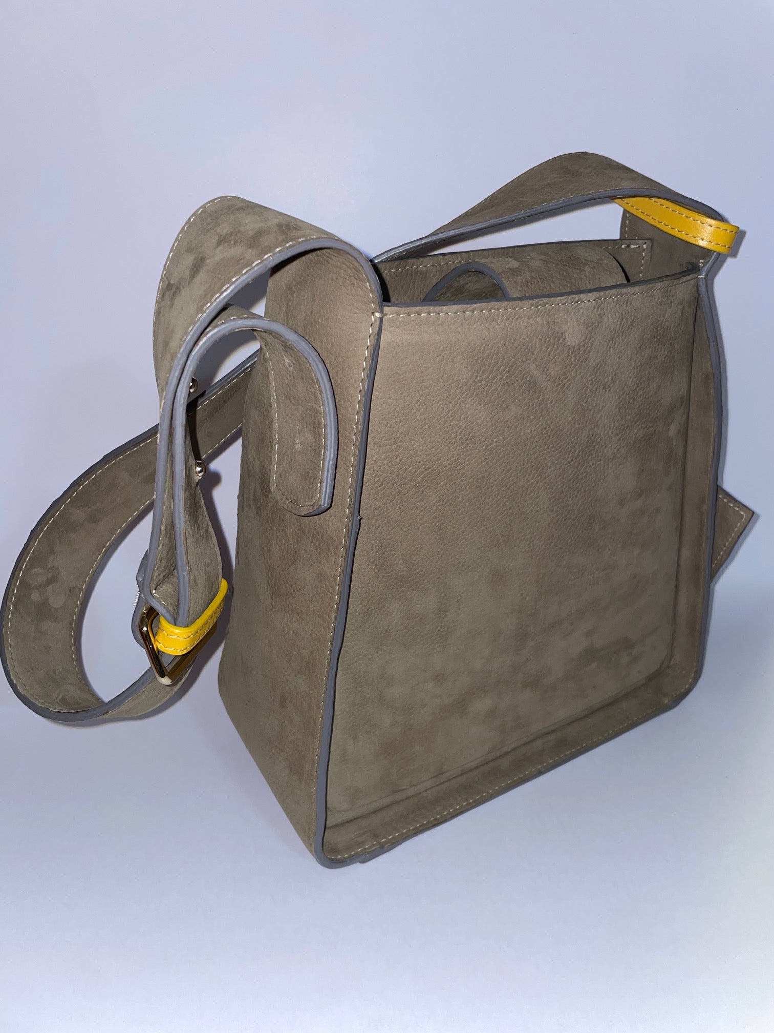 Borsa Carry Small in pelle di vitello Nabuk